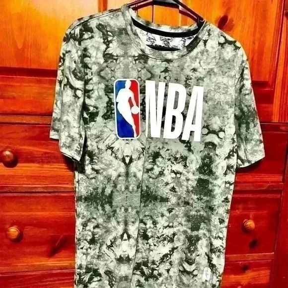 NWT Men’s Official NBA T-shirt - Medium - Picture 6 of 6